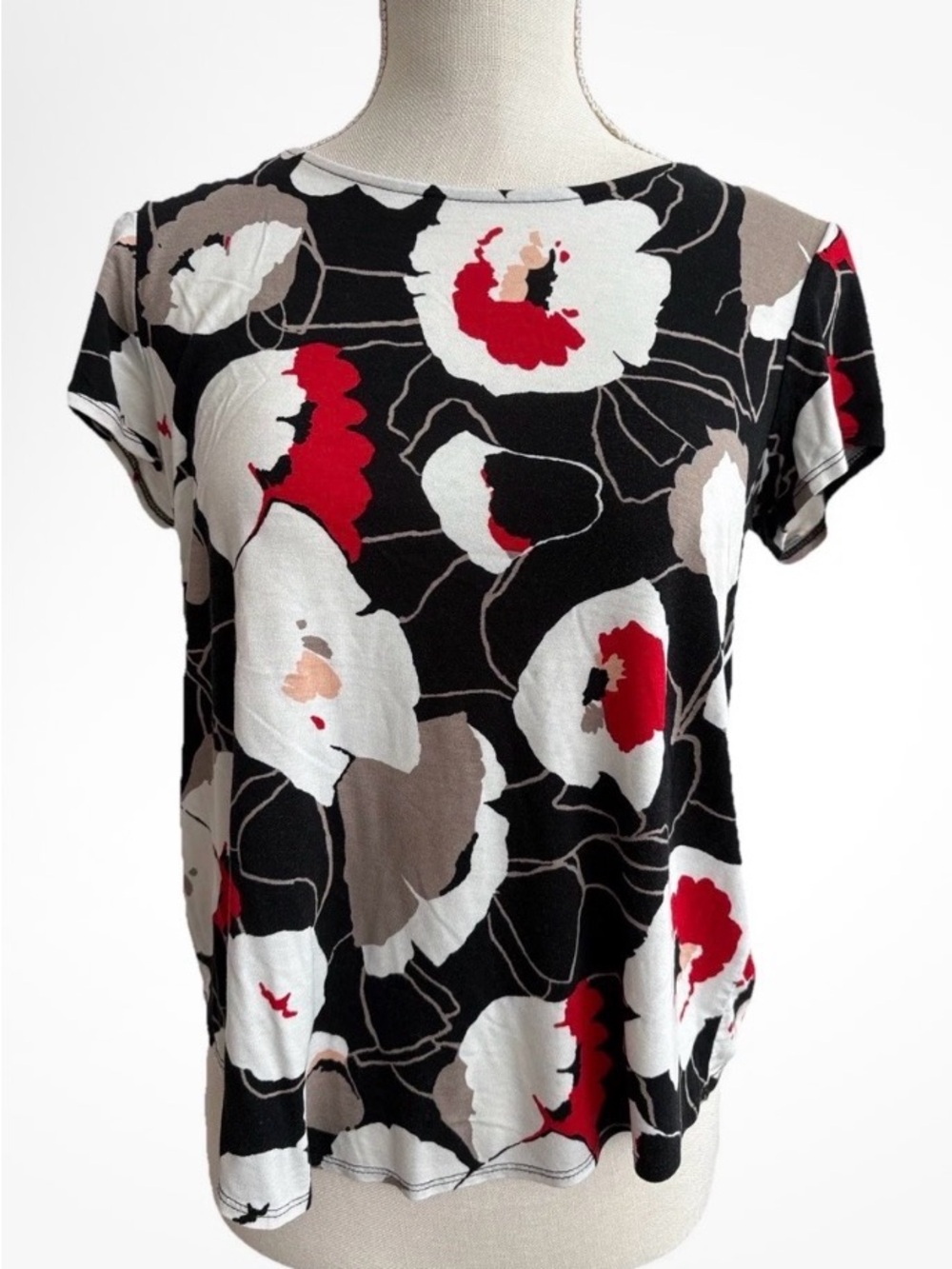 Alfani Floral Print Short Sleeve Women’s Top in Black, White & Red Size PS